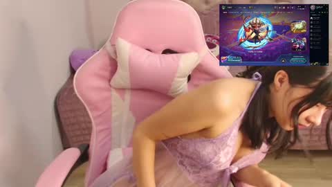 Snapshot of ayumi_tanaka chatting on 10.28.25   online show from 10.28.25