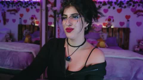 Snapshot of azaharnoor chatting on 05.25.26 Azahar online show from 05.25.26