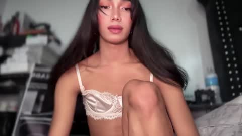 Snapshot of azalea_cum69 chatting on 04.29.26 azalea_cum69 online show from 04.29.26