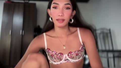Snapshot of azalea_cum69 chatting on 06.11.26 azalea_cum69 online show from 06.11.26