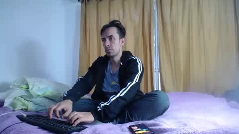 Snapshot of aziel_xxx chatting on 02.25.25 AZIEL online show from 02.25.25