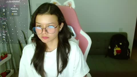 Snapshot of azu_chan chatting on 06.03.26 Azu online show from 06.03.26