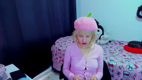 Azu Moure online show from 02.28.26