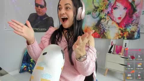 Azucena R online show from 10.24.25