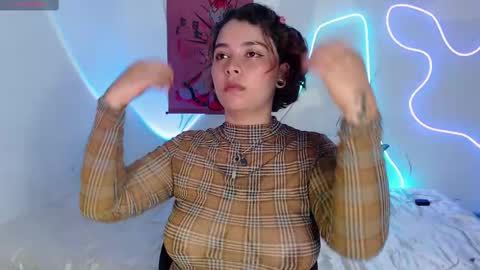 Snapshot of azul_bernald chatting on 12.15.24 Azul Bernarld online show from 12.15.24