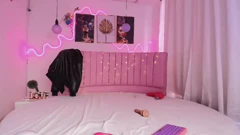 Snapshot of azul_horny chatting on 12.26.24 PRINCESS AZUL. online show from 12.26.24