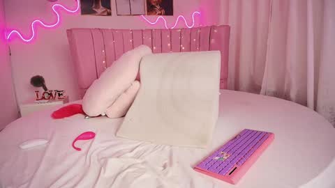 Snapshot of azul_horny chatting on 12.28.24 PRINCESS AZUL. online show from 12.28.24