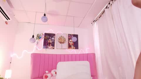 Snapshot of azul_horny chatting on 09.25.25 PRINCESS AZUL. online show from 09.25.25