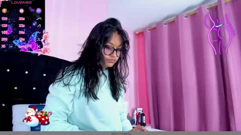 Snapshot of azul_moon chatting on 12.14.25 azul_moon online show from 12.14.25