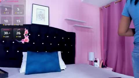 azul_moonn online show from 10.10.25