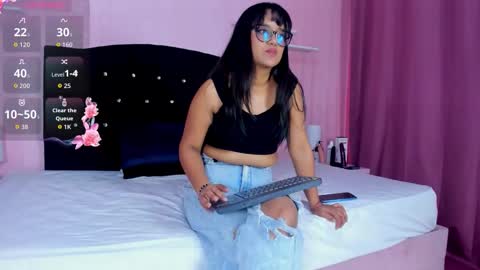 azul_moonn online show from 10.12.25