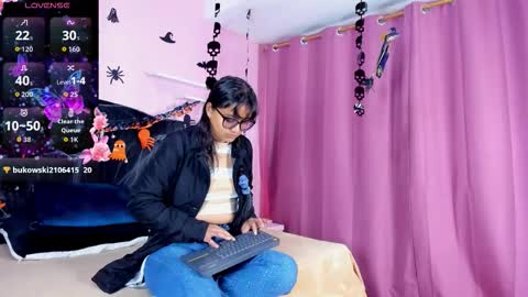 azul_moonn online show from 10.20.25