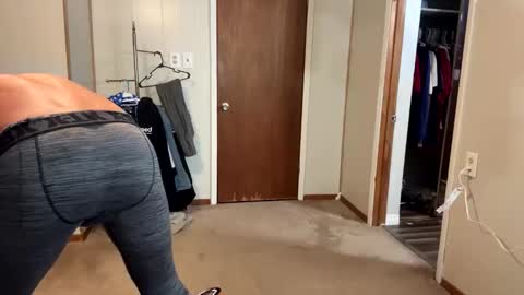 Snapshot of b00tyh0l3l0vin69 chatting on 01.12.26 Htwnswangngape online show from 01.12.26