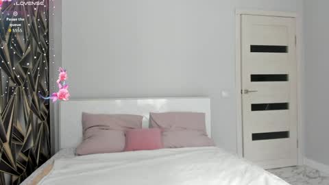 Monica online show from 04.11.26