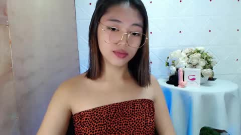 Snapshot of babaengmalande chatting on 02.28.25 Danice online show from 02.28.25