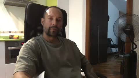 Snapshot of babakeror chatting on 07.28.26 BKR online show from 07.28.26