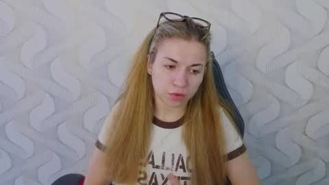 Snapshot of babby_anyaa chatting on 06.17.26 Anya online show from 06.17.26