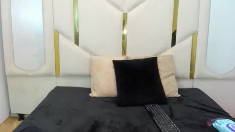 Snapshot of babbyvalen chatting on 06.05.26 nika strom online show from 06.05.26