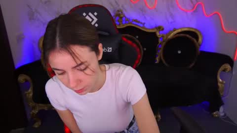 Snapshot of babe_dollie chatting on 02.28.25 Babe online show from 02.28.25
