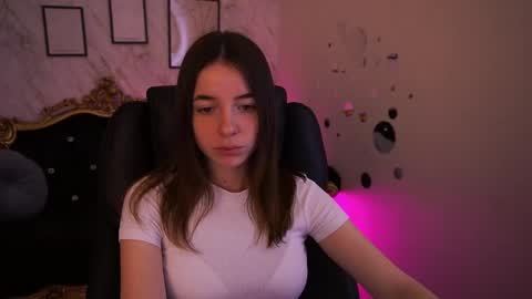 Snapshot of babe_dollie chatting on 04.18.26 Babe online show from 04.18.26