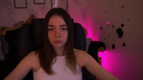 Snapshot of babe_dollie chatting on 04.24.26 Babe online show from 04.24.26