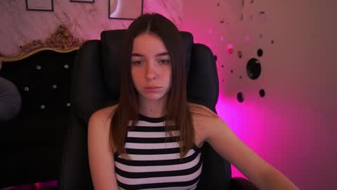 Snapshot of babe_dollie chatting on 05.14.26 Babe online show from 05.14.26