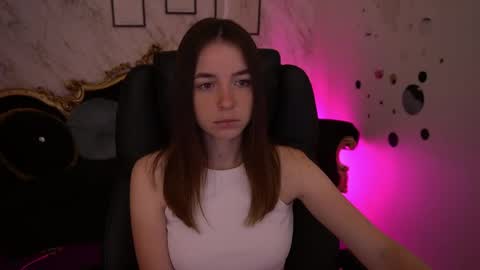 Snapshot of babe_dollie chatting on 05.24.26 Babe online show from 05.24.26
