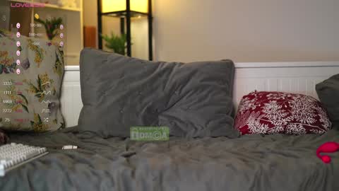 Hey  Im your angel Holly online show from 01.25.25