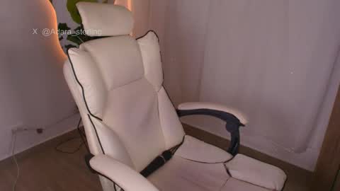 Snapshot of babepeach chatting on 05.03.26 adara sterling online show from 05.03.26