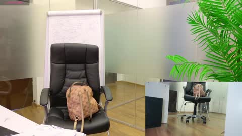 Olivia and Lexi online show from 03.10.25