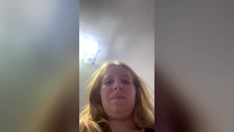 Snapshot of baby_blondee chatting on 05.28.26 Baby Blonde online show from 05.28.26