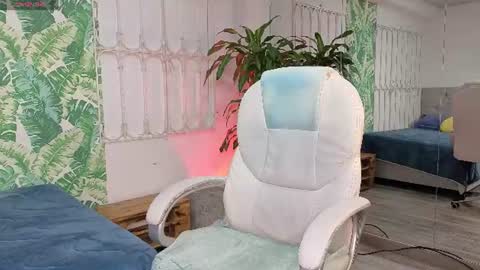 Snapshot of baby_julieta00 chatting on 06.16.26 Julieta online show from 06.16.26