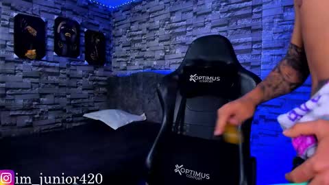 Junior       Independent Model online show from 09.22.25