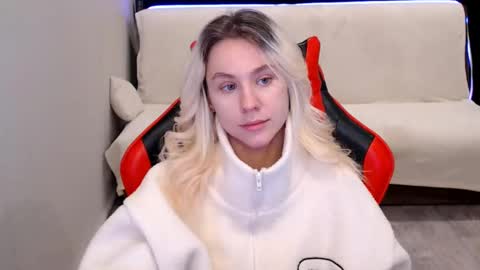 baby_kitte online show from 12.10.24