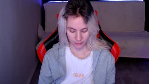 baby_kitte online show from 12.14.24