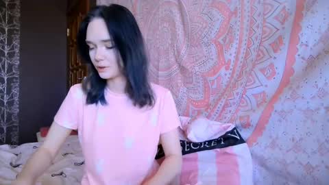 Snapshot of baby_onface chatting on 04.17.26 Alice online show from 04.17.26