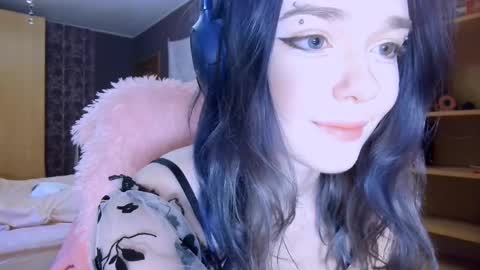 Snapshot of baby_onface chatting on 05.20.26 Alice online show from 05.20.26