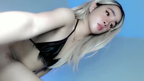 Snapshot of baby_sabrina19 chatting on 01.09.25 baby_sabrina19 online show from 01.09.25