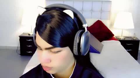 KENDALL online show from 10.02.25