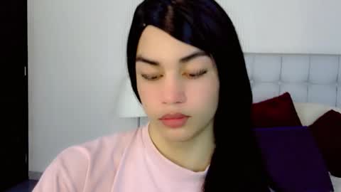 KENDALL online show from 10.04.25