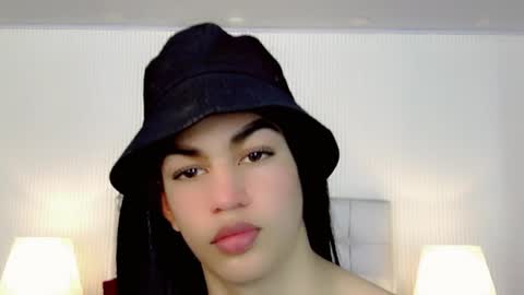 KENDALL online show from 10.08.25