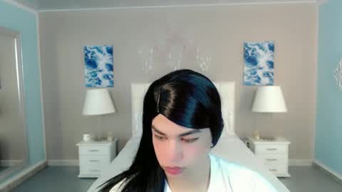 KENDALL online show from 10.18.25