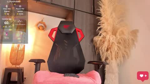 FOLLOW ME  online show from 11.23.25