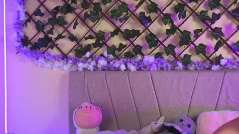 Snapshot of baby_xian chatting on 12.15.24  Dani  online show from 12.15.24