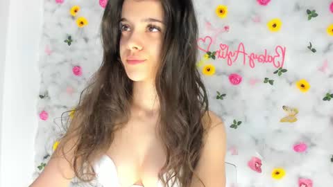 Snapshot of babyaylin chatting on 02.27.25 Aylin online show from 02.27.25