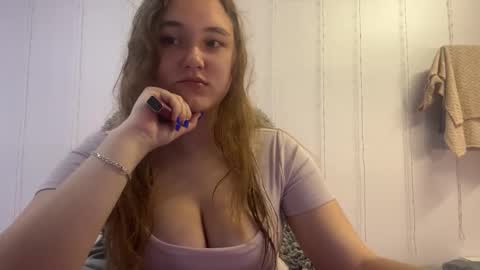 Snapshot of babyblissxx chatting on 10.29.25 Katerina online show from 10.29.25