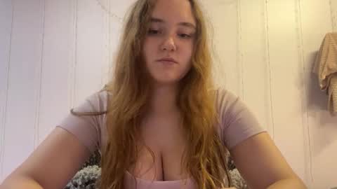 Snapshot of babyblissxx chatting on 10.30.25 Katerina online show from 10.30.25