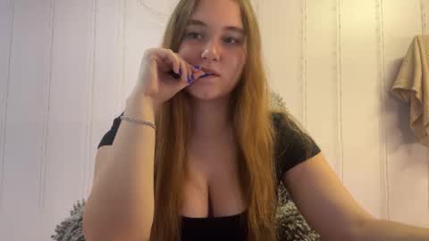 Snapshot of babyblissxx chatting on 11.05.25 Katerina online show from 11.05.25