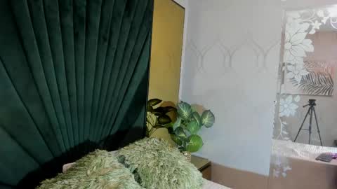 Snapshot of babyemily18_ chatting on 05.27.26 Emily online show from 05.27.26