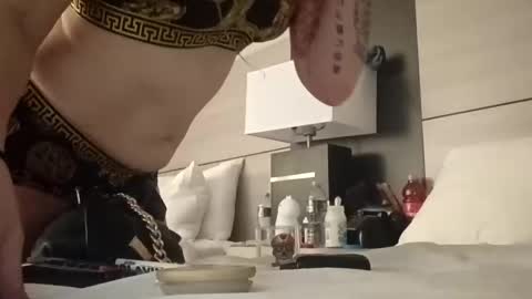 Snapshot of babykndaddyj chatting on 11.14.25 Baby K n Daddy J online show from 11.14.25